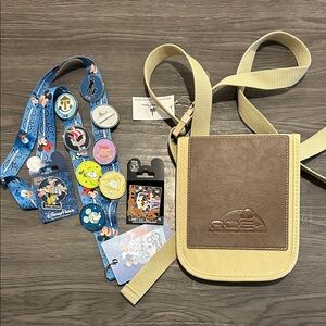Pin trading Disney Crossbody Bag with Disney Pins